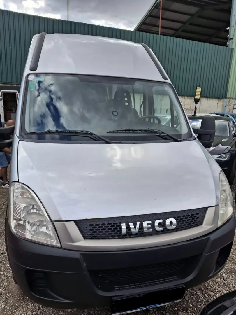 Iveco Daily 29 L 14 C 3000L 2,3 HPT Bj.2010 5-Sitz.Mit Pickerl Grau - 1