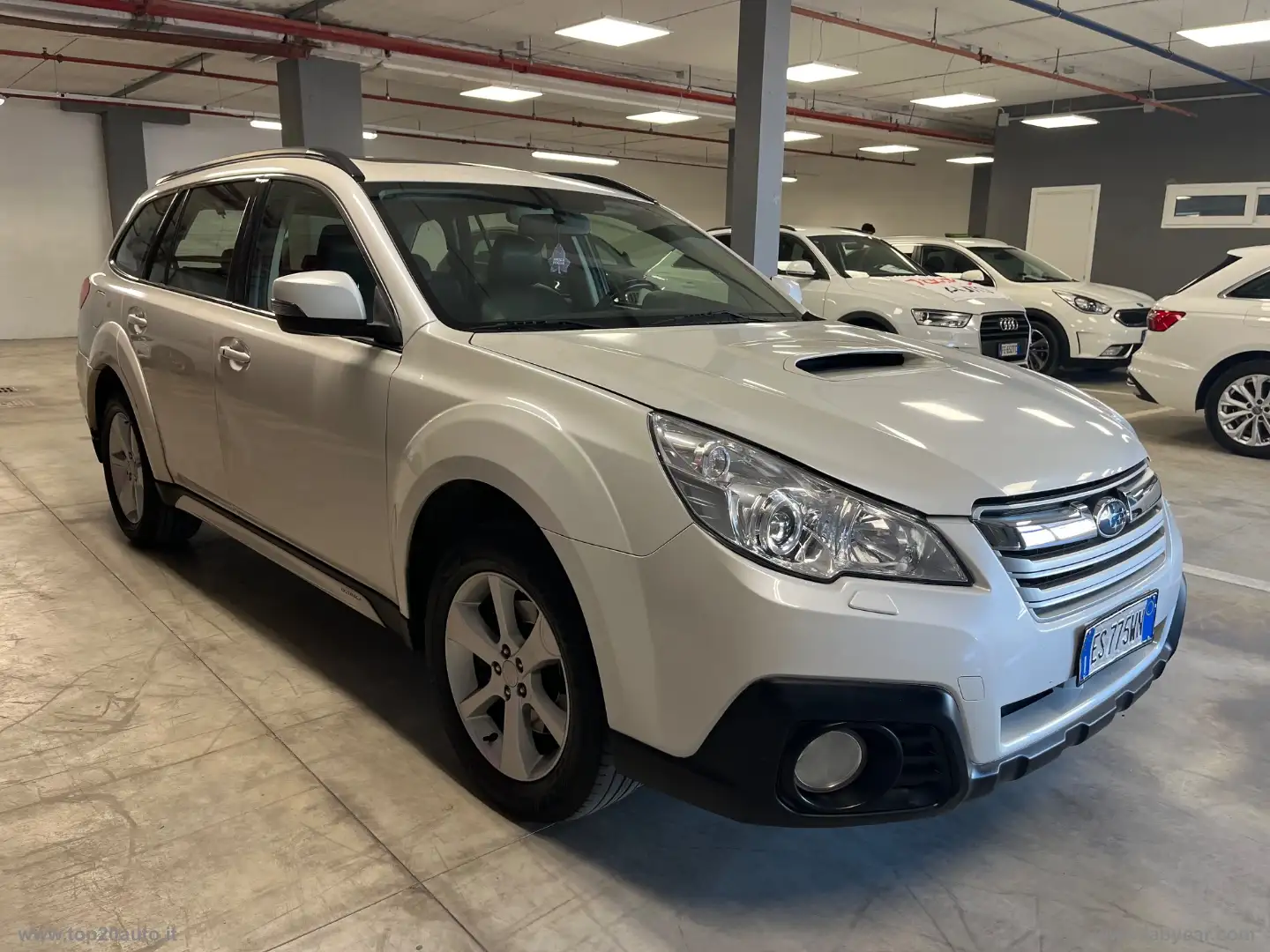 Subaru OUTBACK 2.0D CVT Exclusive|INTERNI IN PELLE|TETTO PANORAMI Bianco - 2
