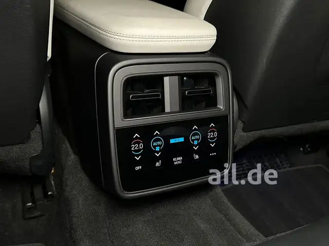 Porsche Taycan view 20