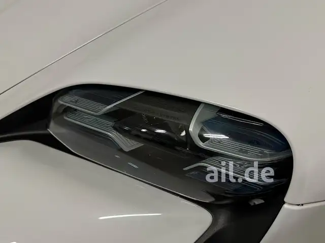 Porsche Taycan view 29