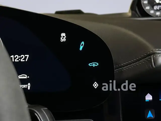 Porsche Taycan view 14