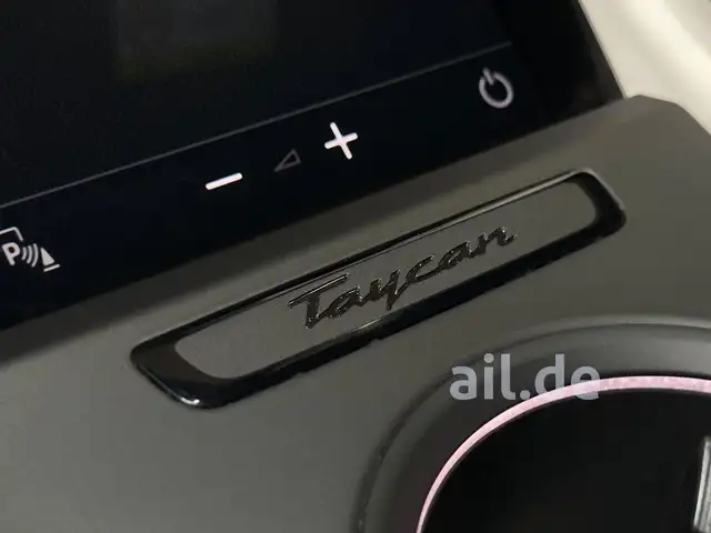 Porsche Taycan view 17