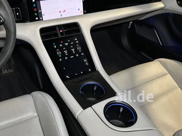 Porsche Taycan view 22