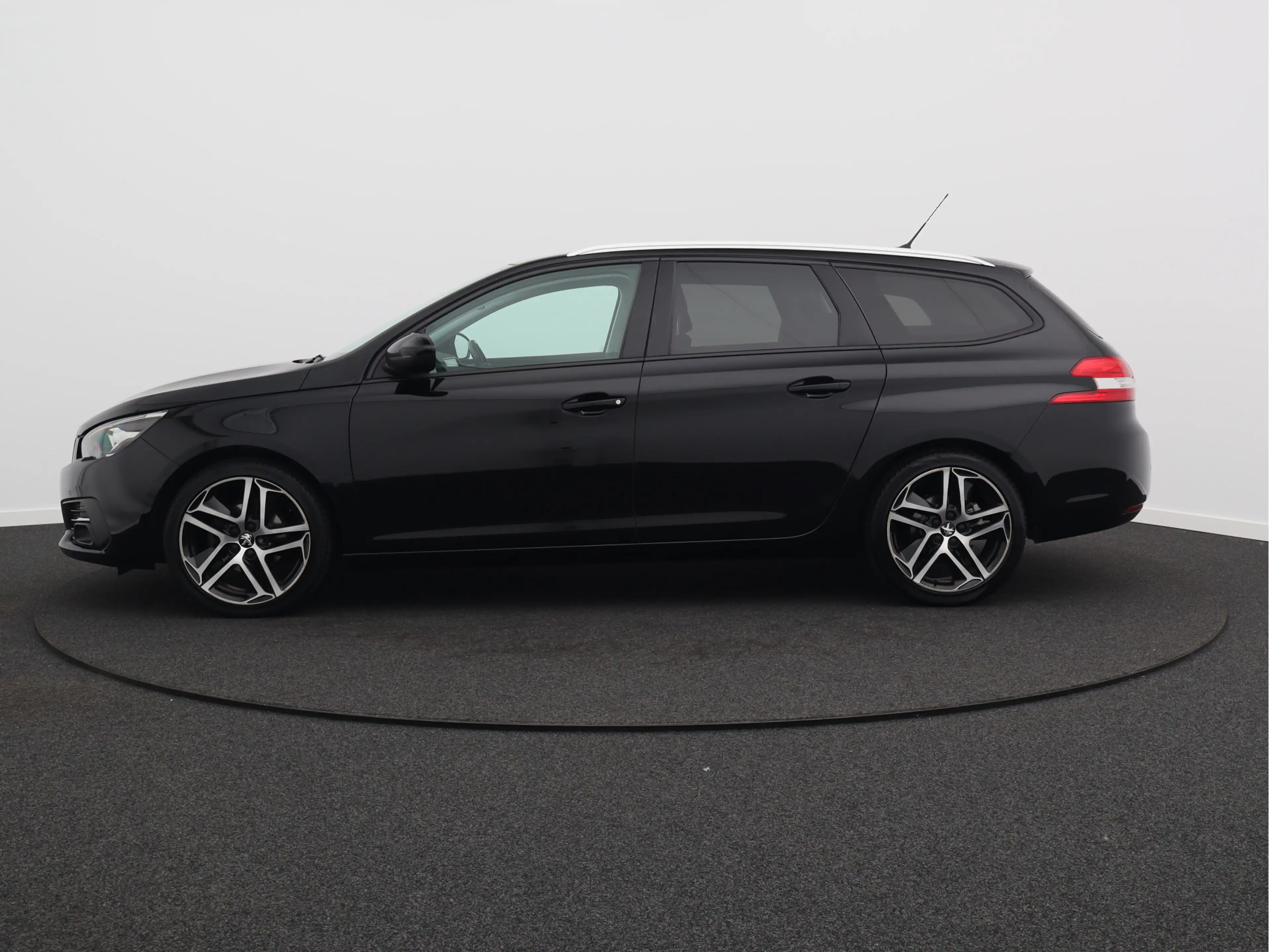Peugeot 308 SW 1.2 PureTech Blue Lease Executive/nette auto! — photo 10