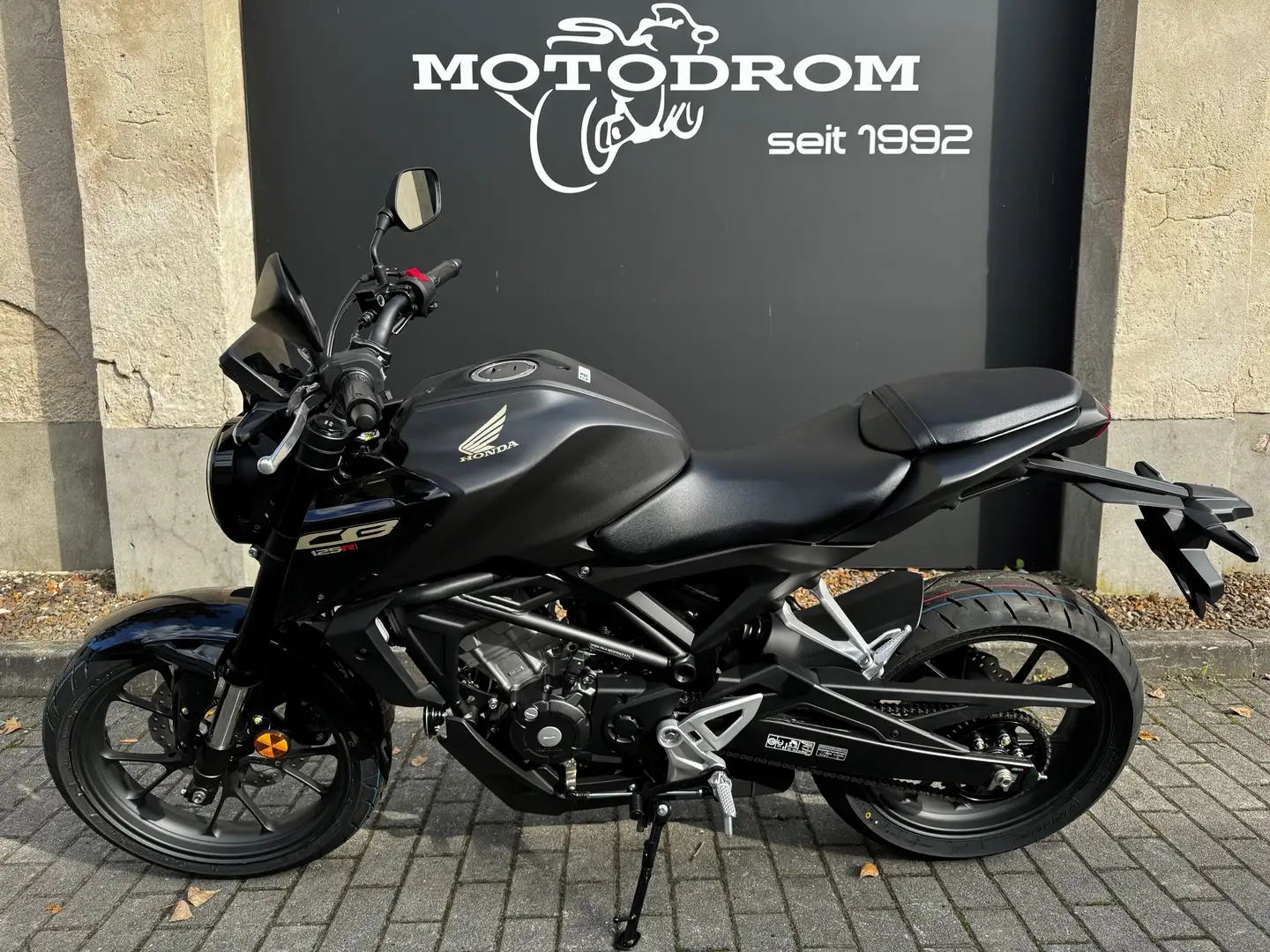 Honda CB 125 R inkl. Preisgarantie Schwarz - 2
