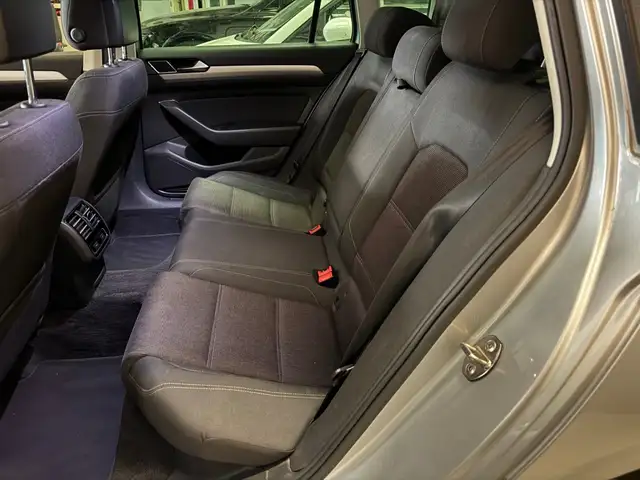 Volkswagen Passat view 12