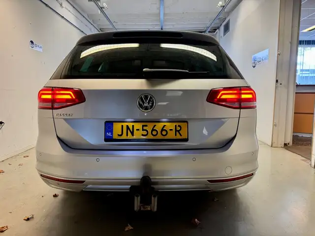 Volkswagen Passat view 7