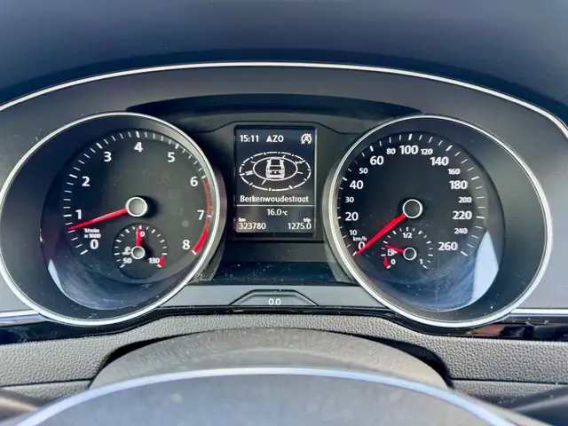 Volkswagen Passat view 13