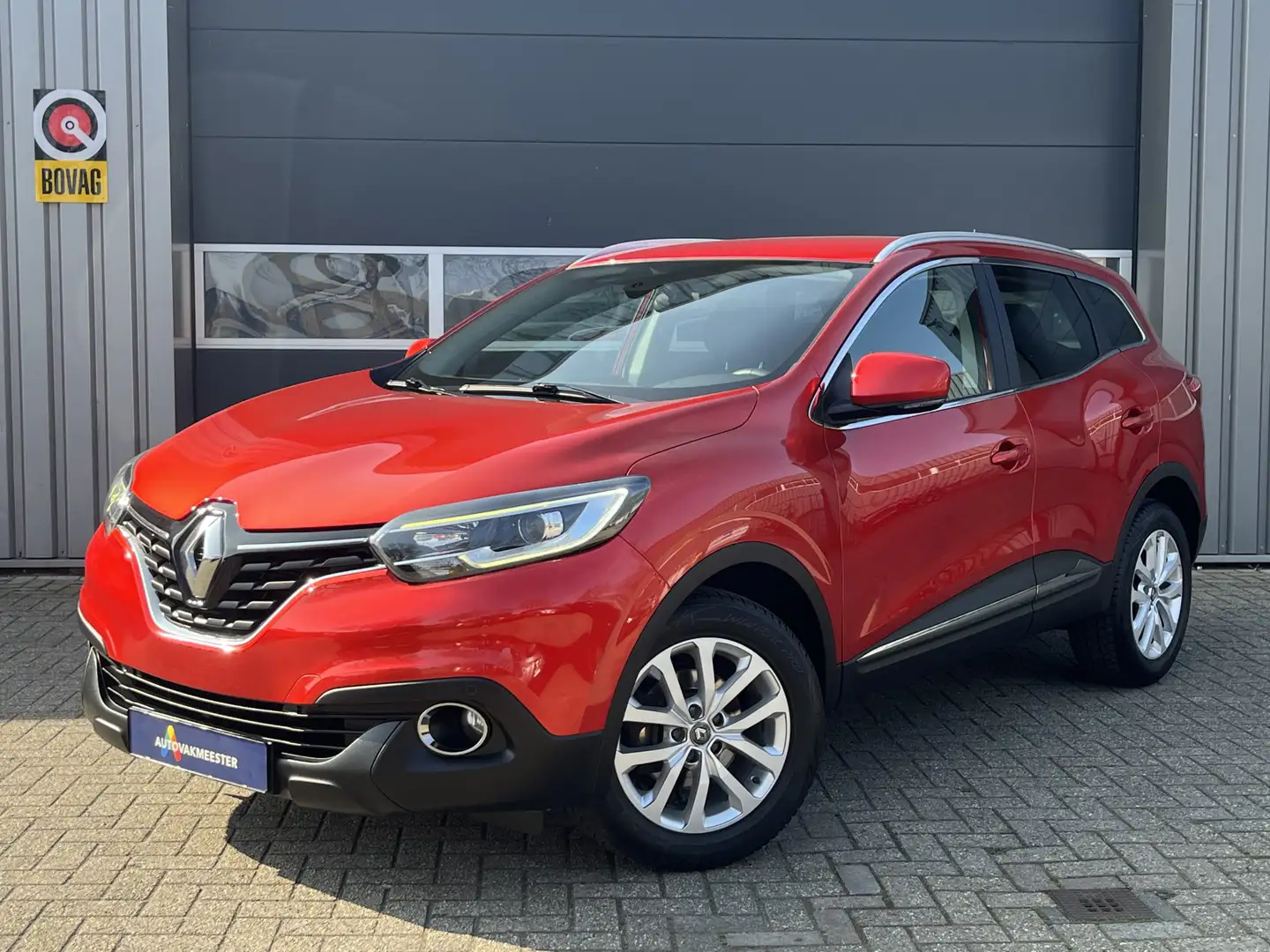 Renault Kadjar 1.2 TCe Intens | Navi | Cruise & Climate Control | Rood - 1