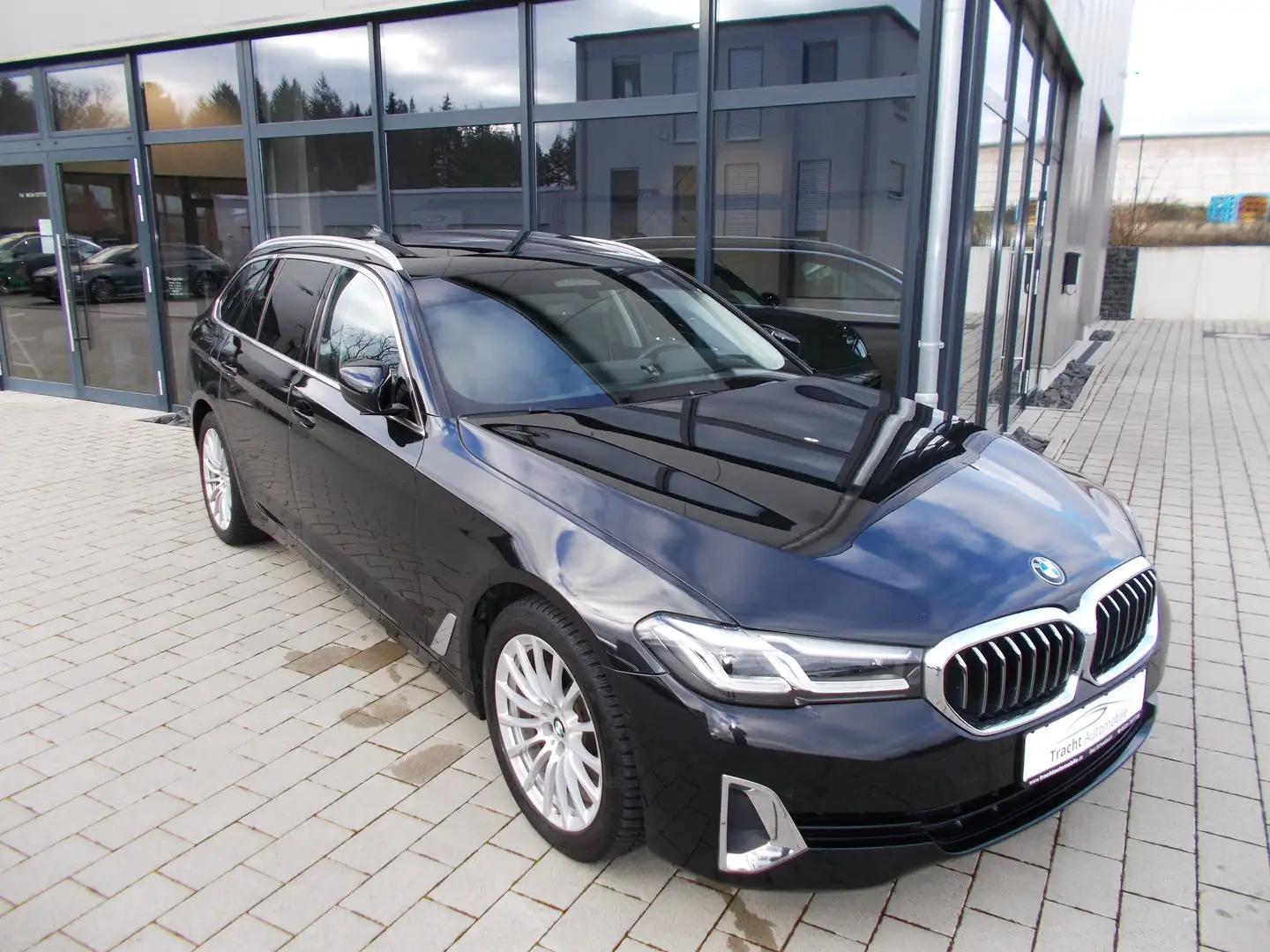 BMW 520 d Luxury Line*Leder*Sitzbelüft.*Kamera*AHK*Head Noir - 1
