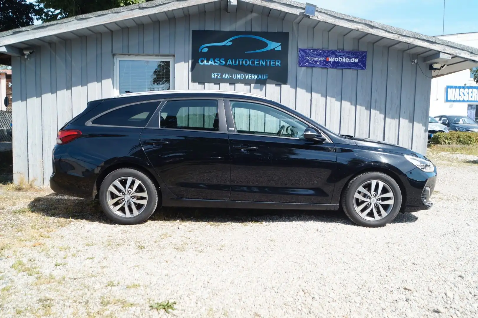 Hyundai i30 cw Passion|2.Hand|TÜV 08/27| Noir - 2