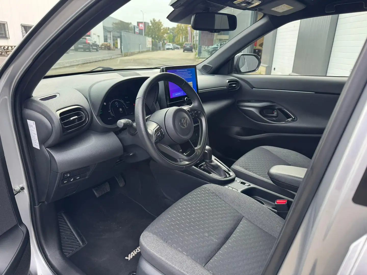 Toyota Yaris Cross 1.5 VVT-ie Hybrid Dynamic Plus 1.5 VVT-ie Hybrid 8 Argent - 2