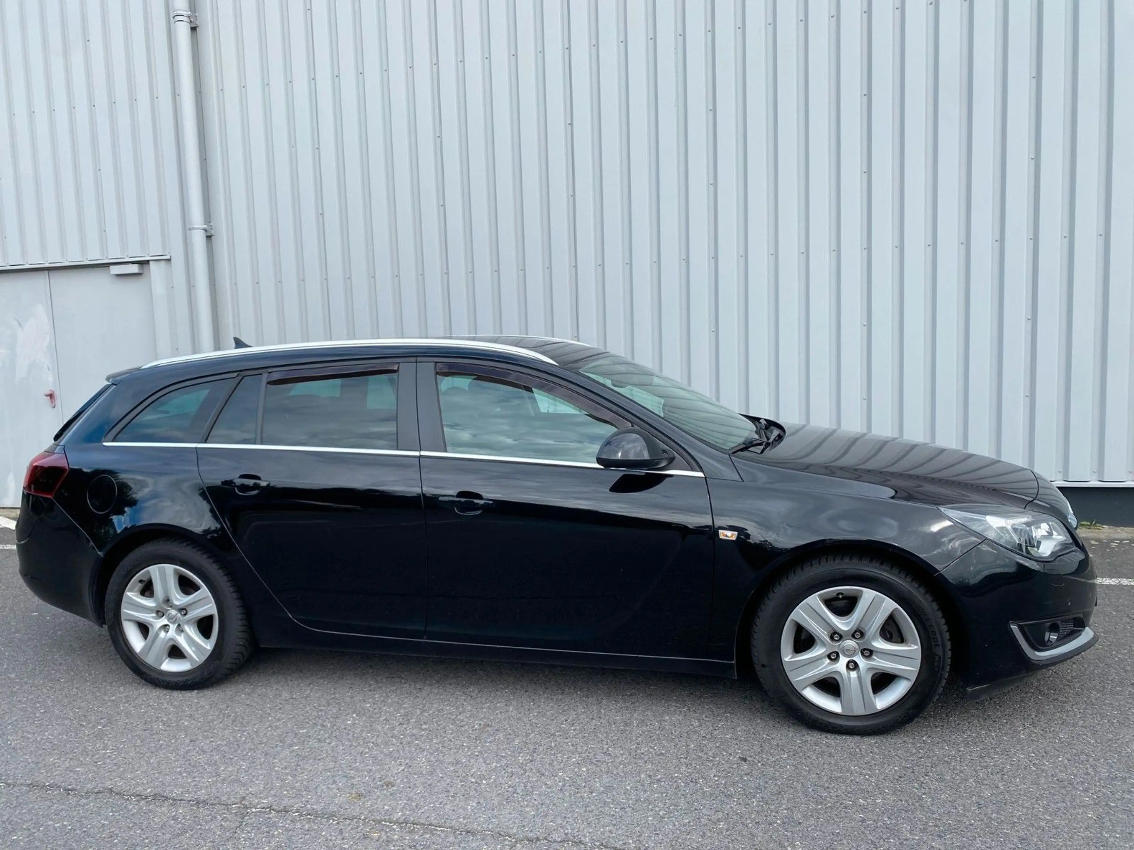Opel Insignia Sports Tourer Business Edition — photo 6