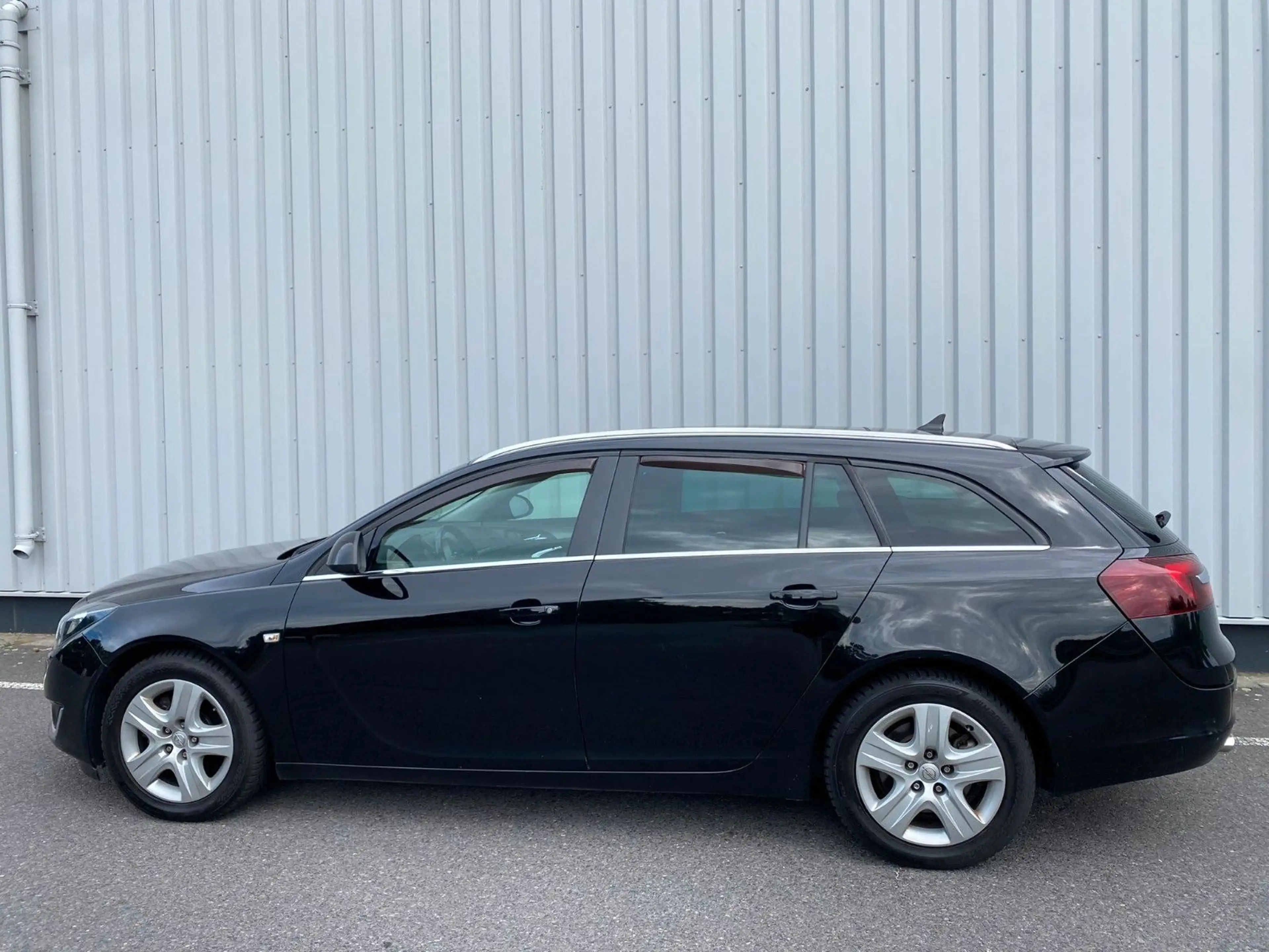 Opel Insignia Sports Tourer Business Edition — photo 7