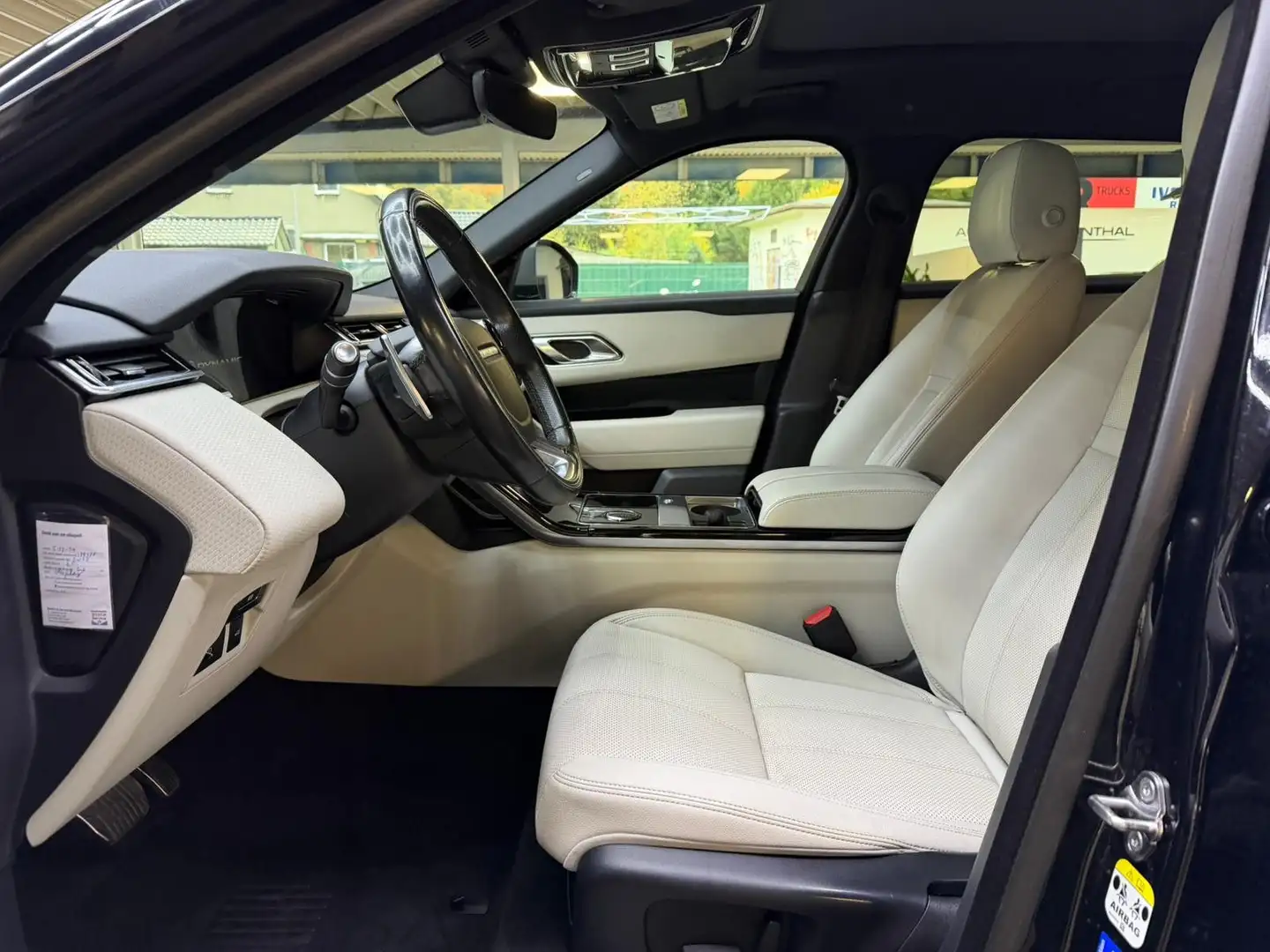 Land Rover Range Rover Velar /R-DYNAMIC SE/MERIDIAN/PANO Noir - 2