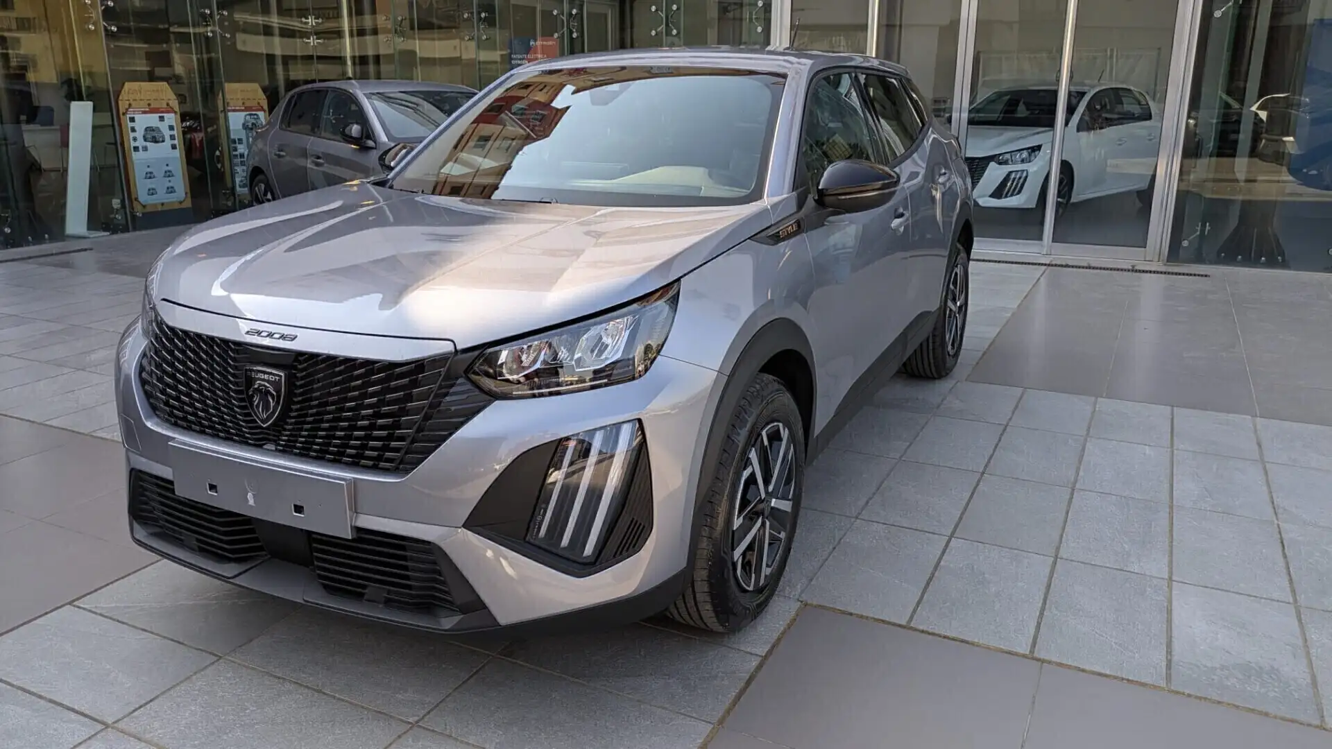 Peugeot 2008 100 S&S Active Grigio - 2
