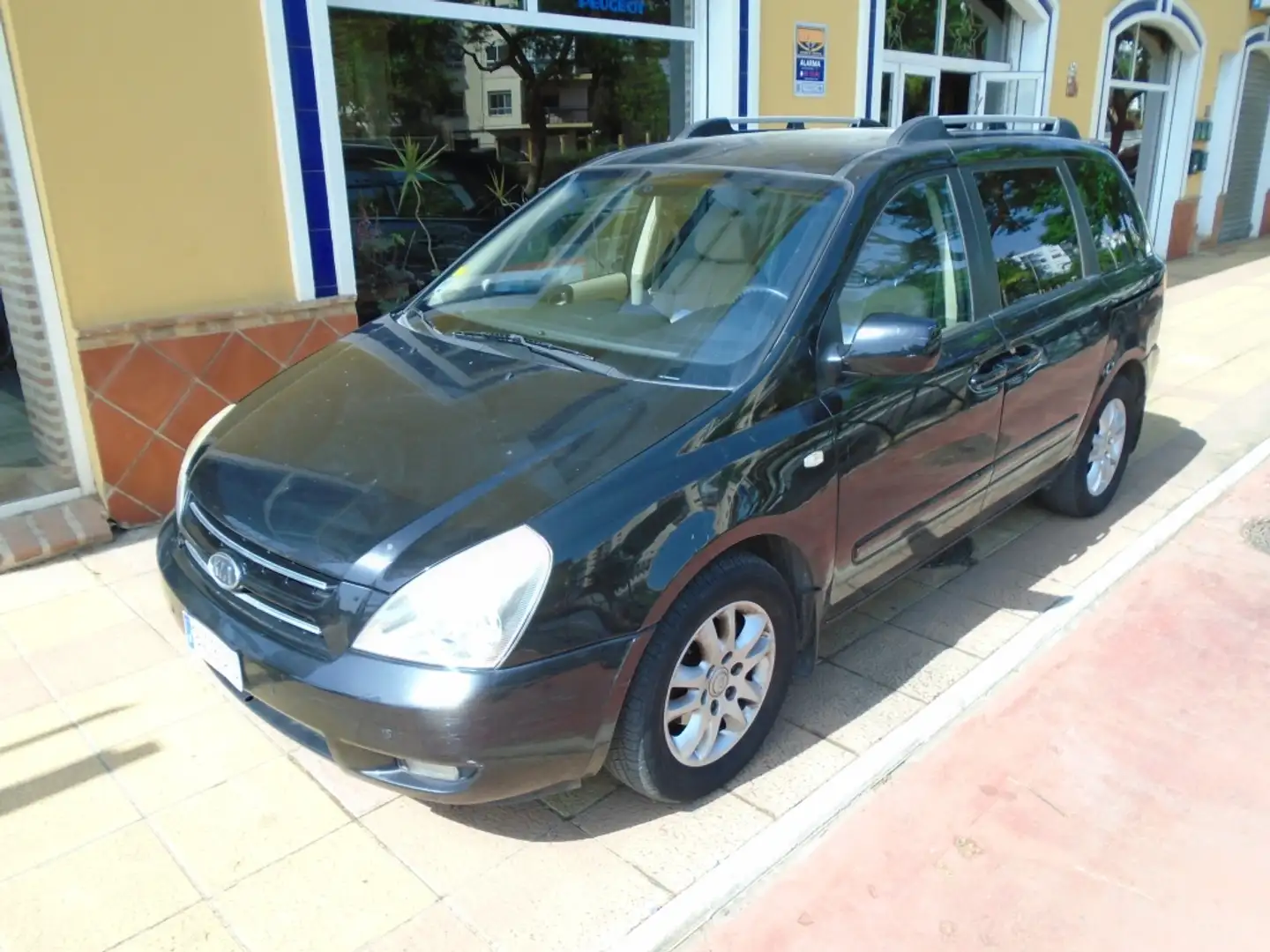 Kia Carnival 2.9CRDI EXII-Emotion Aut. Noir - 1