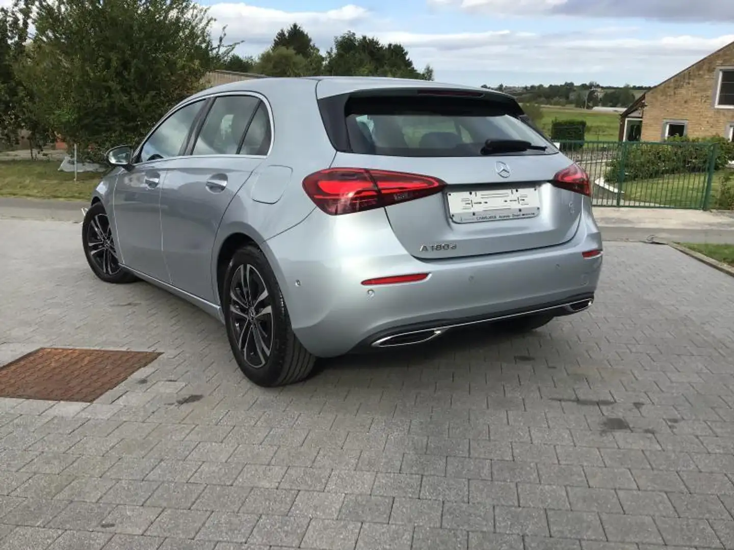 Mercedes-Benz A 180 d Business Line Argent - 2