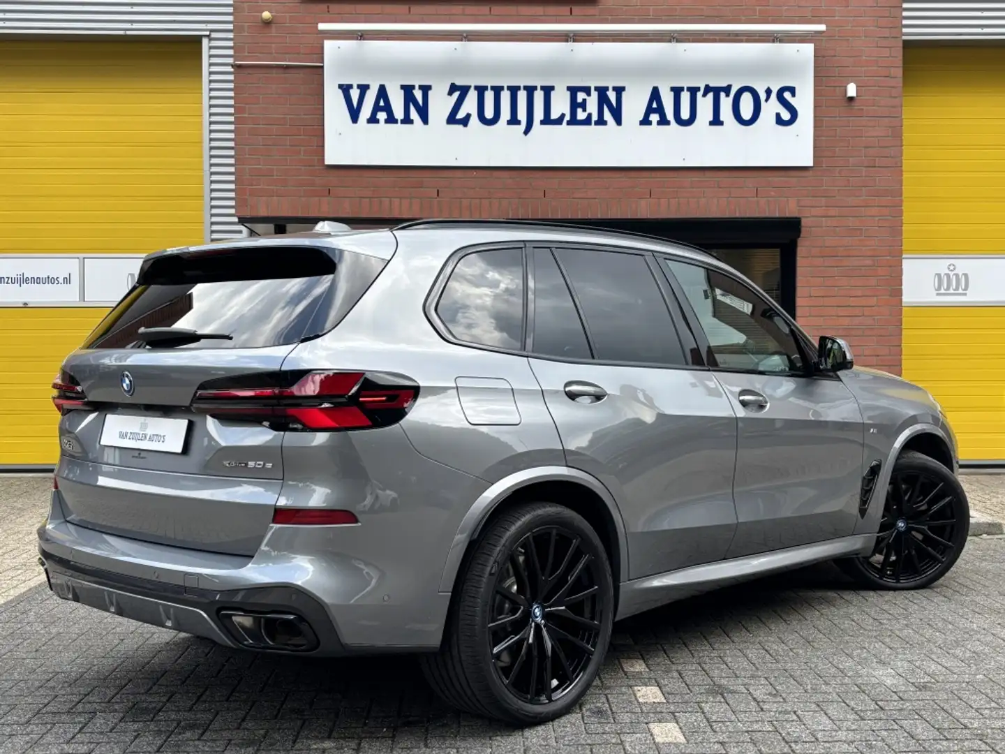 BMW X5 xDrive50e M-Sport Pro Pano 4as Trekhaak Head-Up St Grijs - 2