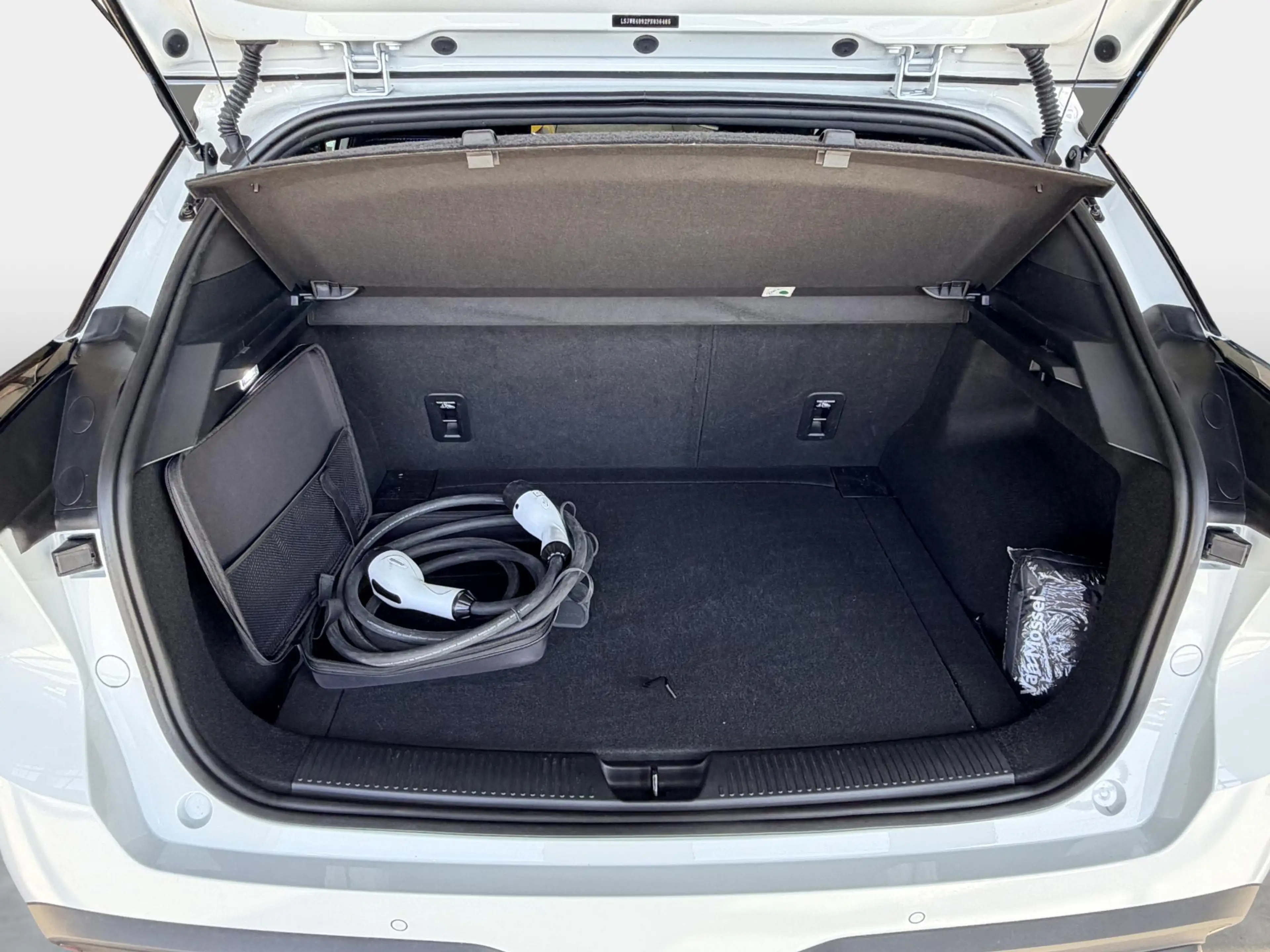 MG MG4 Electric Luxury 64 kWh SOH 96,0% / Fabrieksgaranti — photo 12