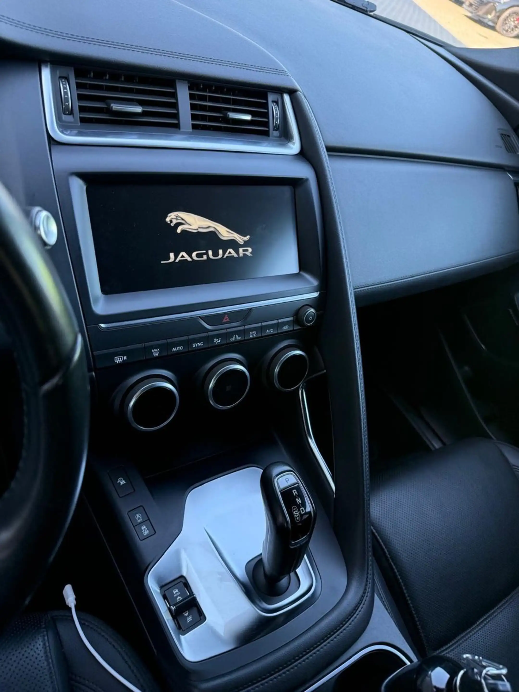 Jaguar E-Pace E-PACE S AWD-LEDER-HUD-LED-PANO-DAB — photo 5