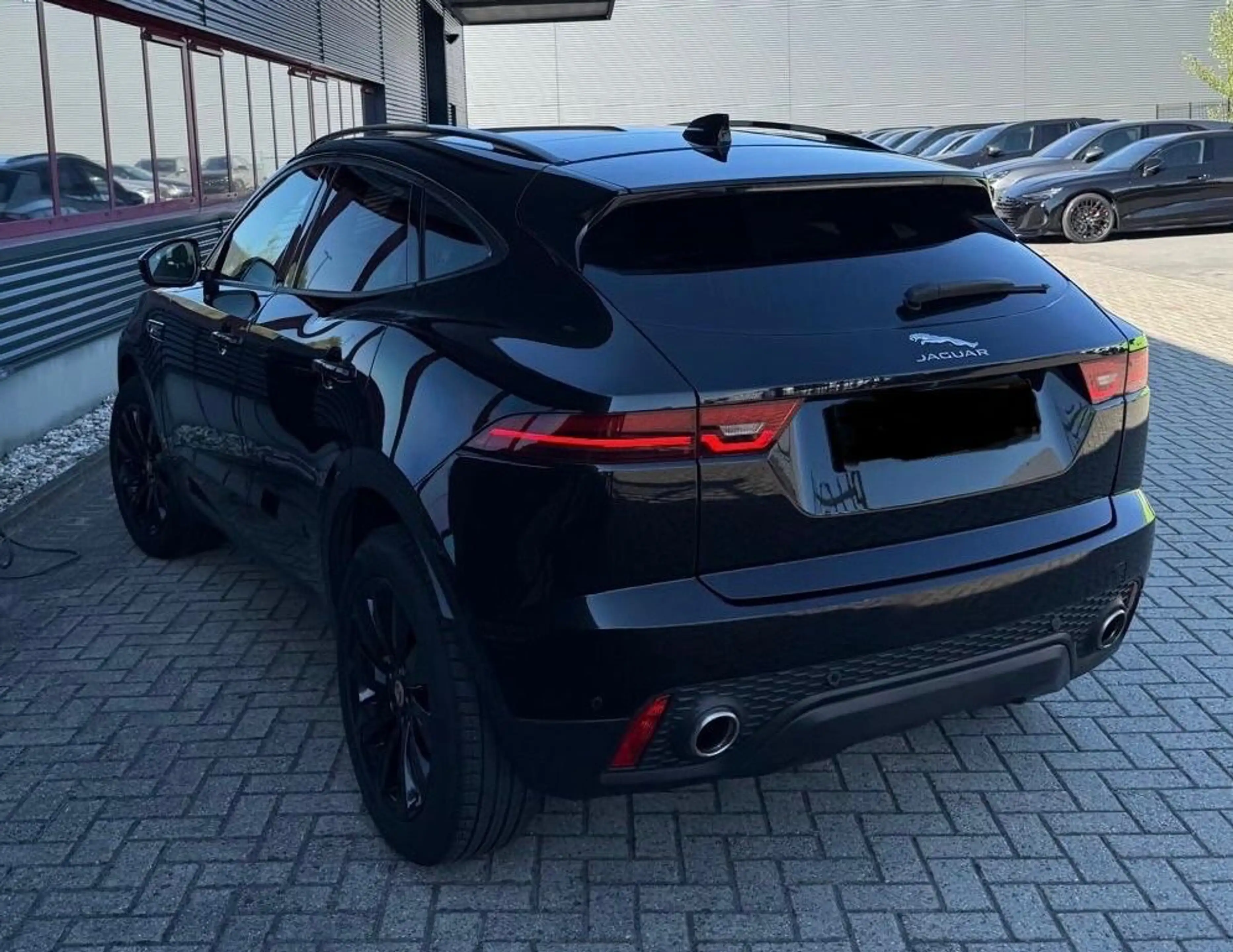 Jaguar E-Pace E-PACE S AWD-LEDER-HUD-LED-PANO-DAB — photo 2