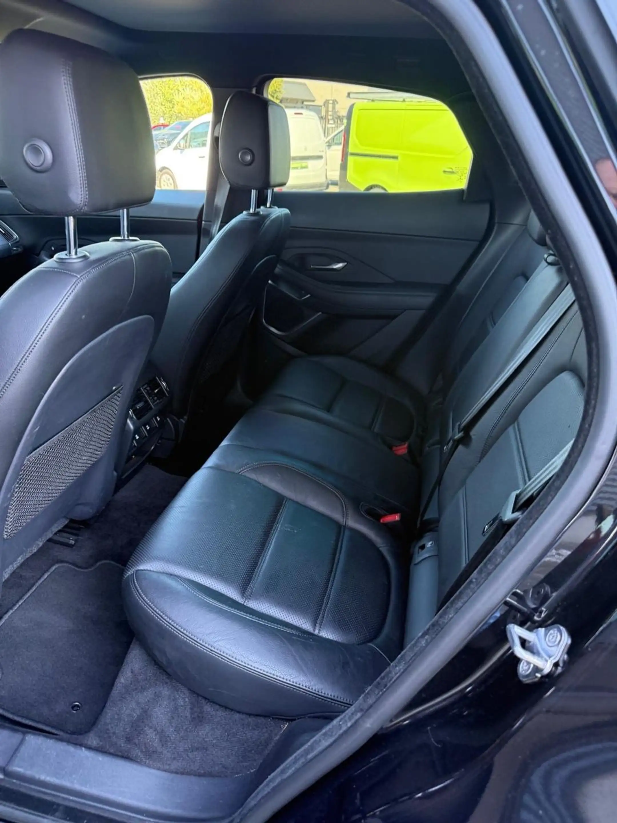 Jaguar E-Pace E-PACE S AWD-LEDER-HUD-LED-PANO-DAB — photo 4