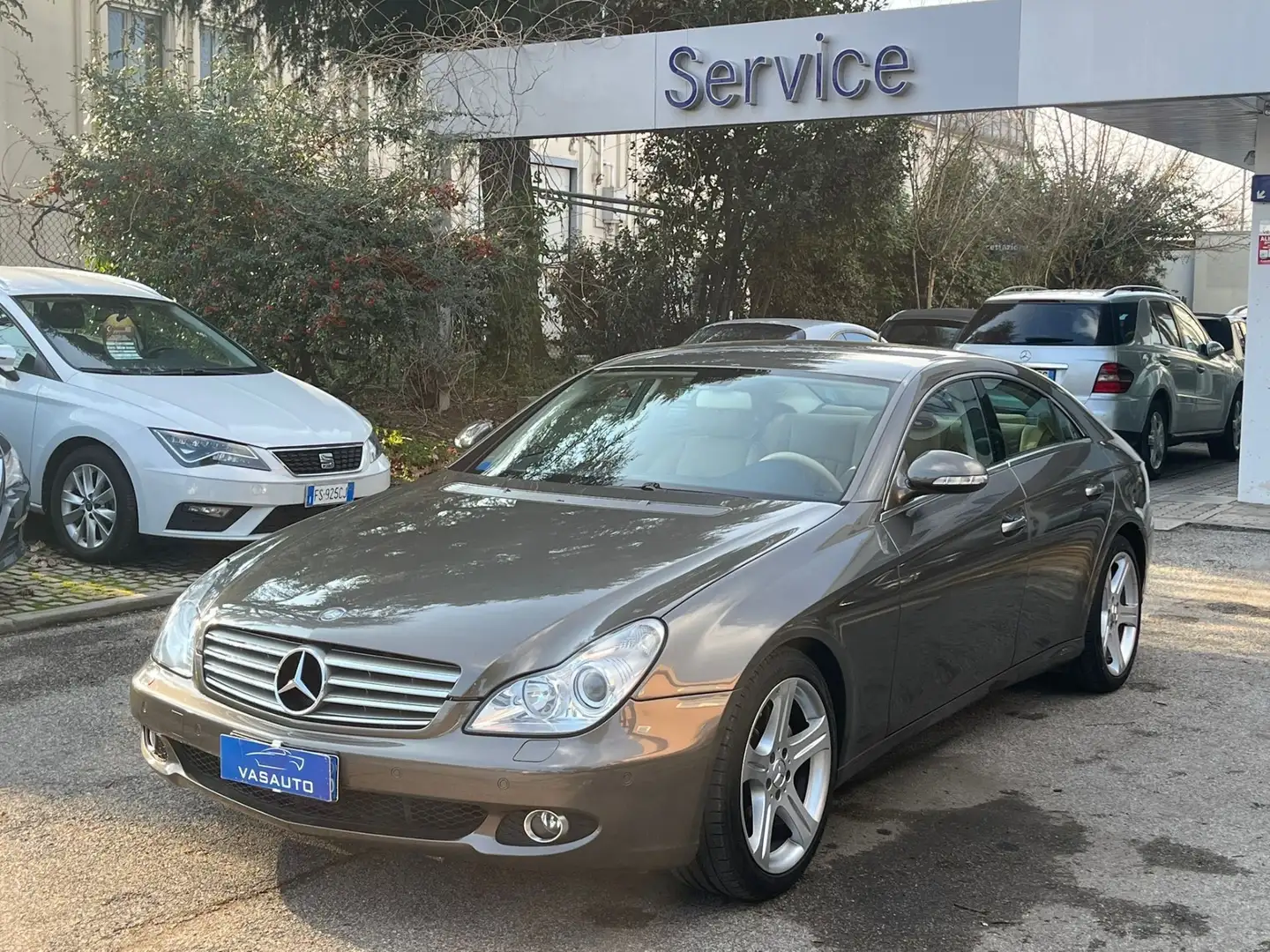 Mercedes-Benz CLS 350 CGI Sport Šedá - 2