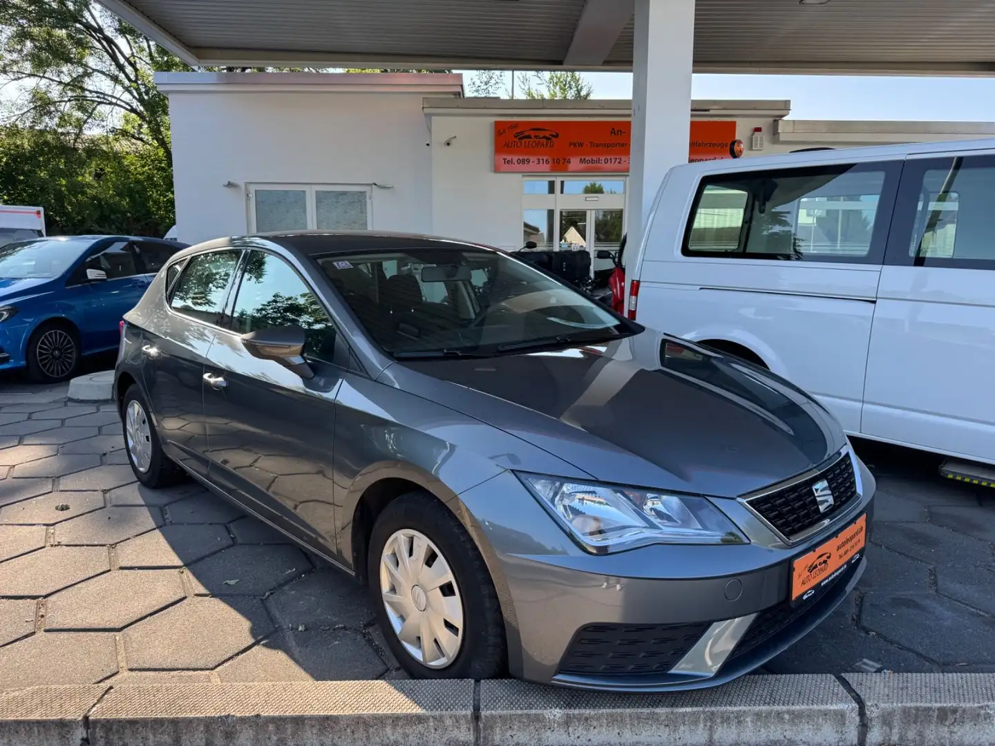 SEAT Leon Reference Grau - 1