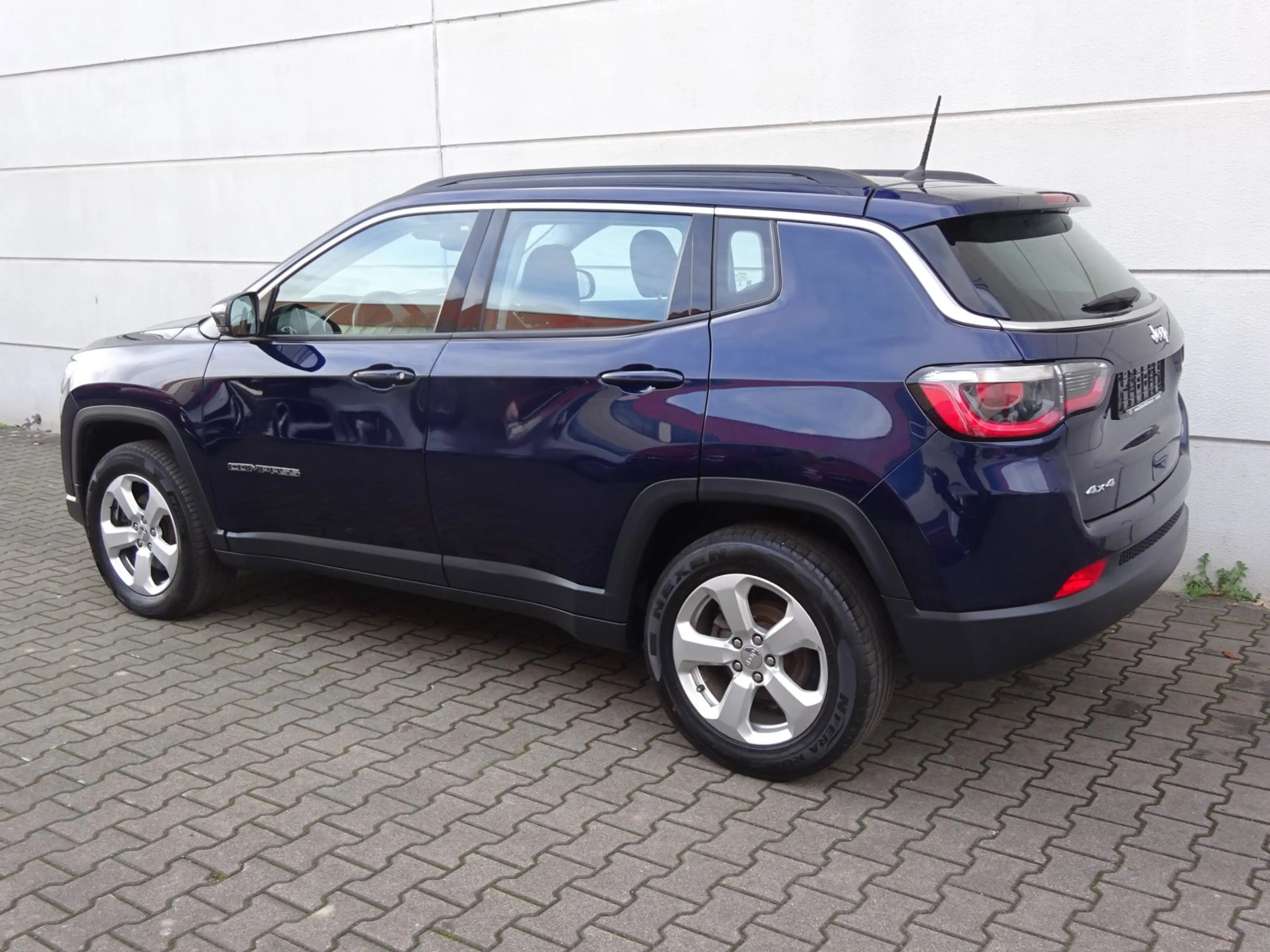 Jeep Compass 2.0 MultiJet  Longitude 4WD Alu17 DAB Tmat EURO6 — photo 9