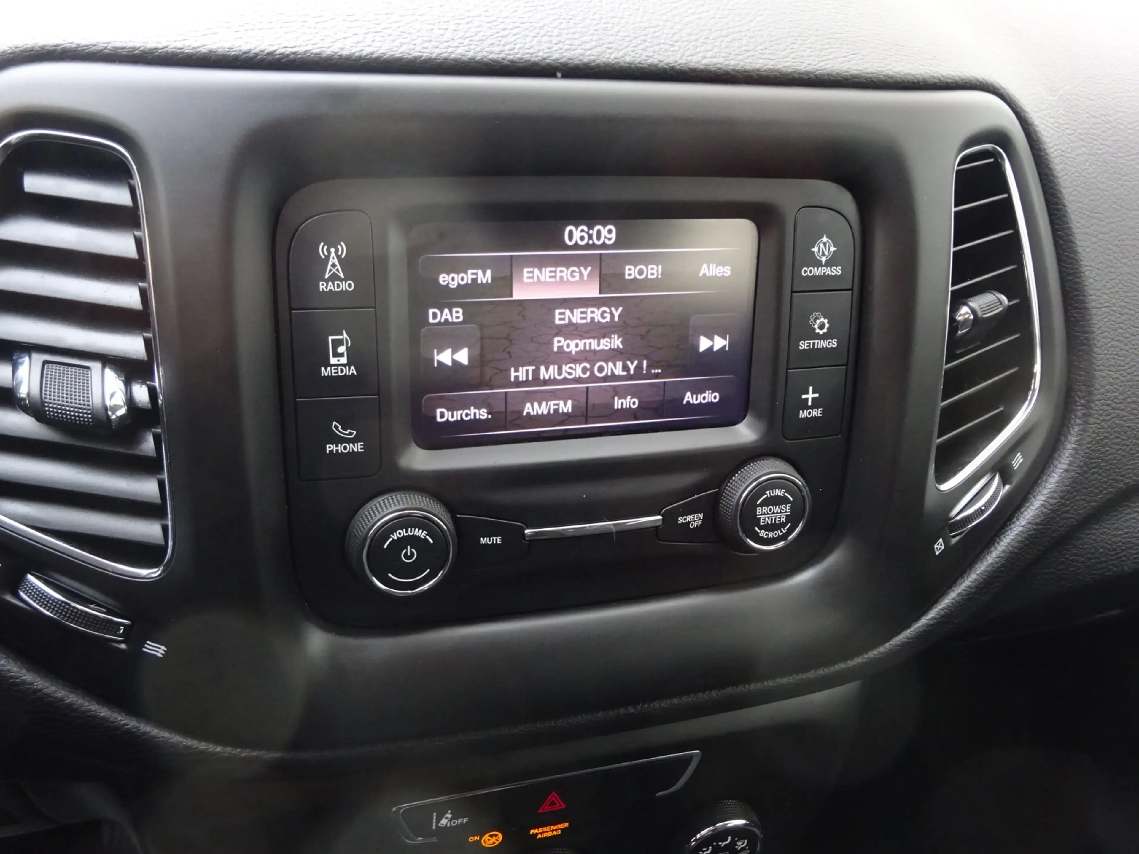 Jeep Compass 2.0 MultiJet  Longitude 4WD Alu17 DAB Tmat EURO6 — photo 5