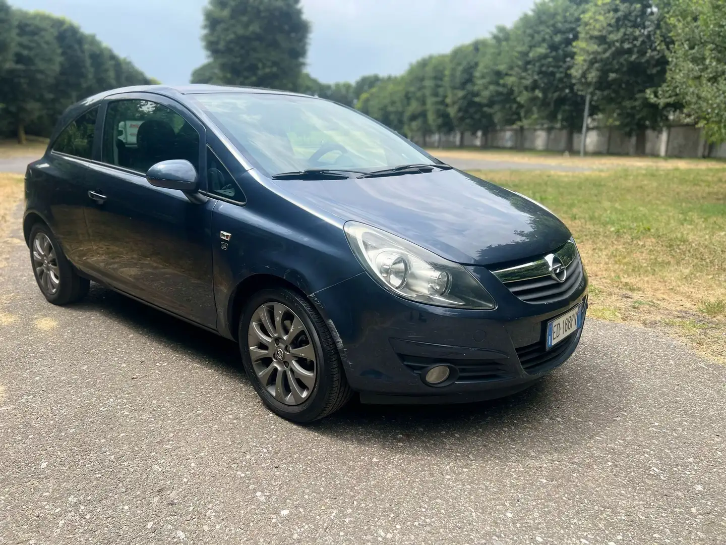 Opel Corsa IV 2010 3p 1.2 Club 85cv Grigio - 1