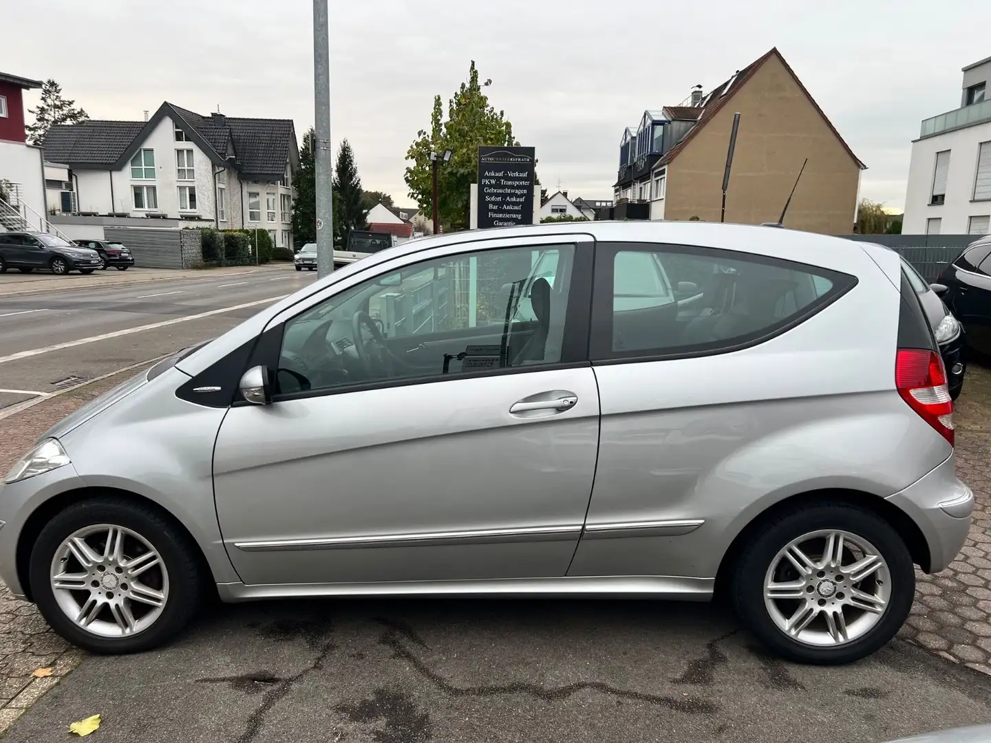 Mercedes-Benz A 200 A -Klasse*Sitzheizung*Klima*Metallfelgen* Silber - 2