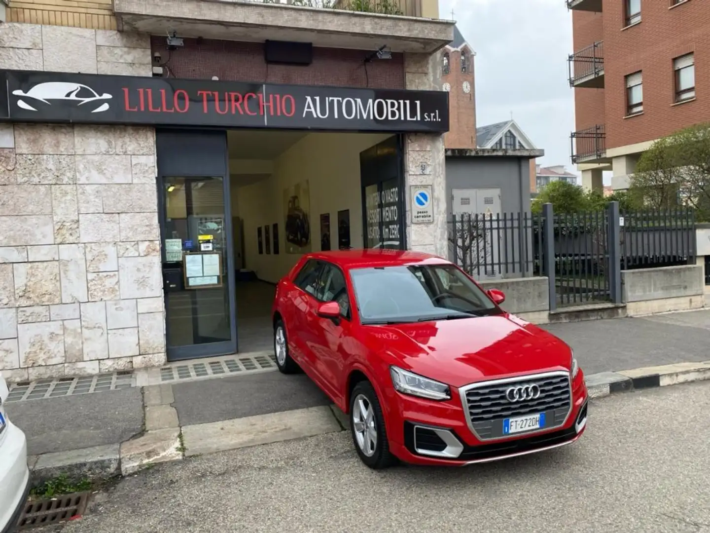 Audi Q2 1.0 TFSI S tronic S line Edition Rosso - 2