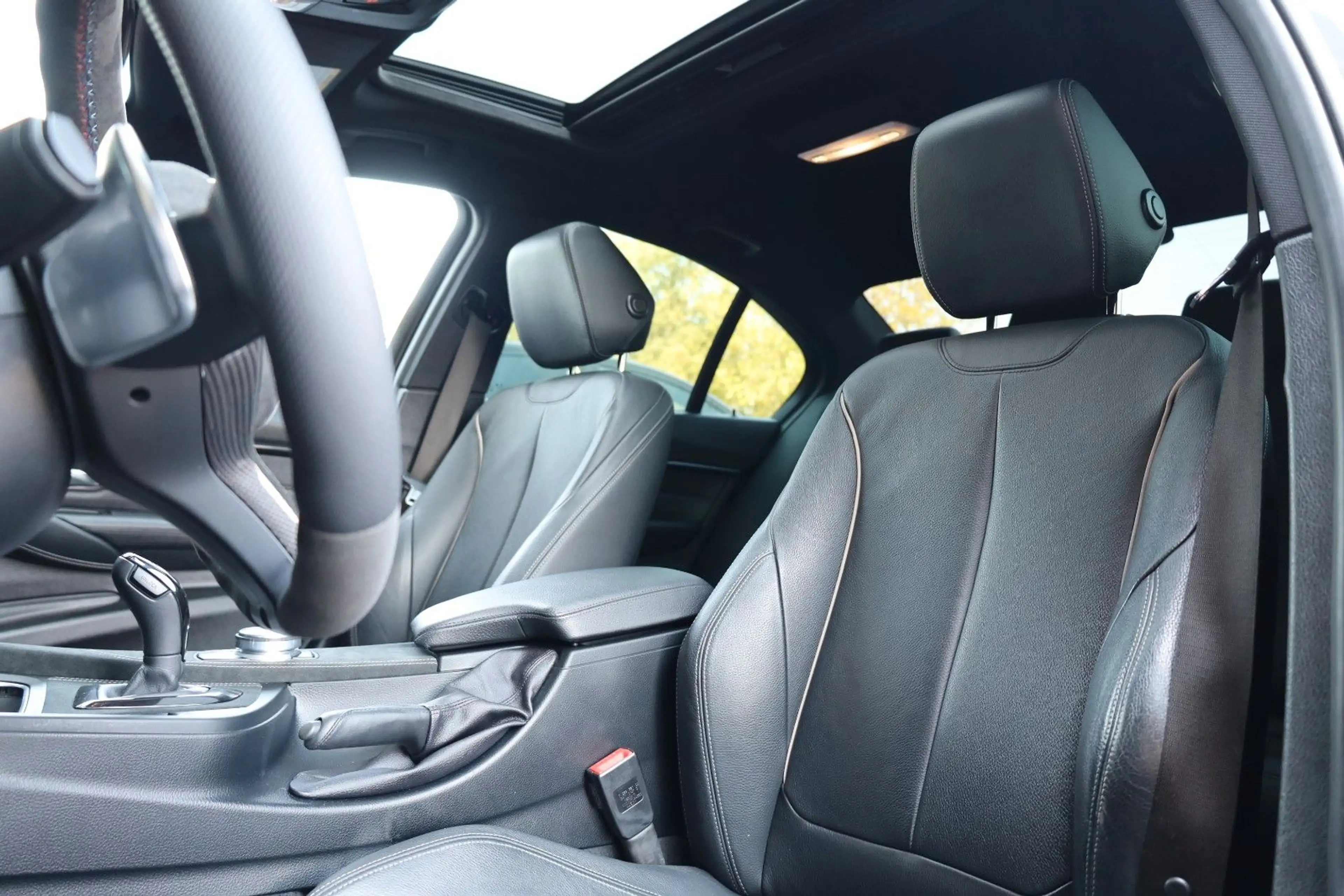 BMW 340 i xDrive/HK/SBD/TOTW/LHZ/SHZ/APPLE/KAMERA/R19 — photo 10