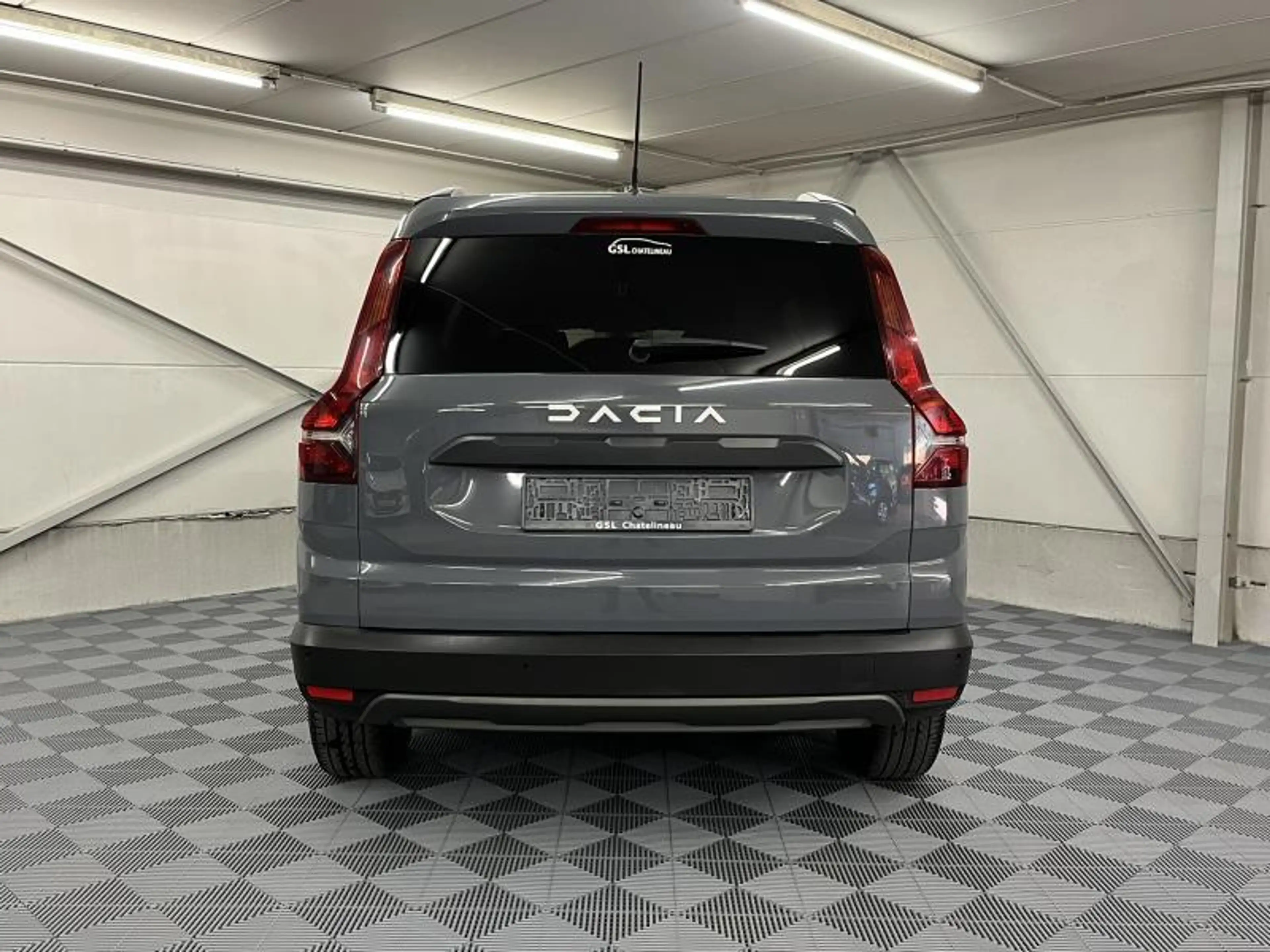 Dacia Jogger 1.0 110cv 7Places Navi/Carplay/Clim/Cruise — photo 5