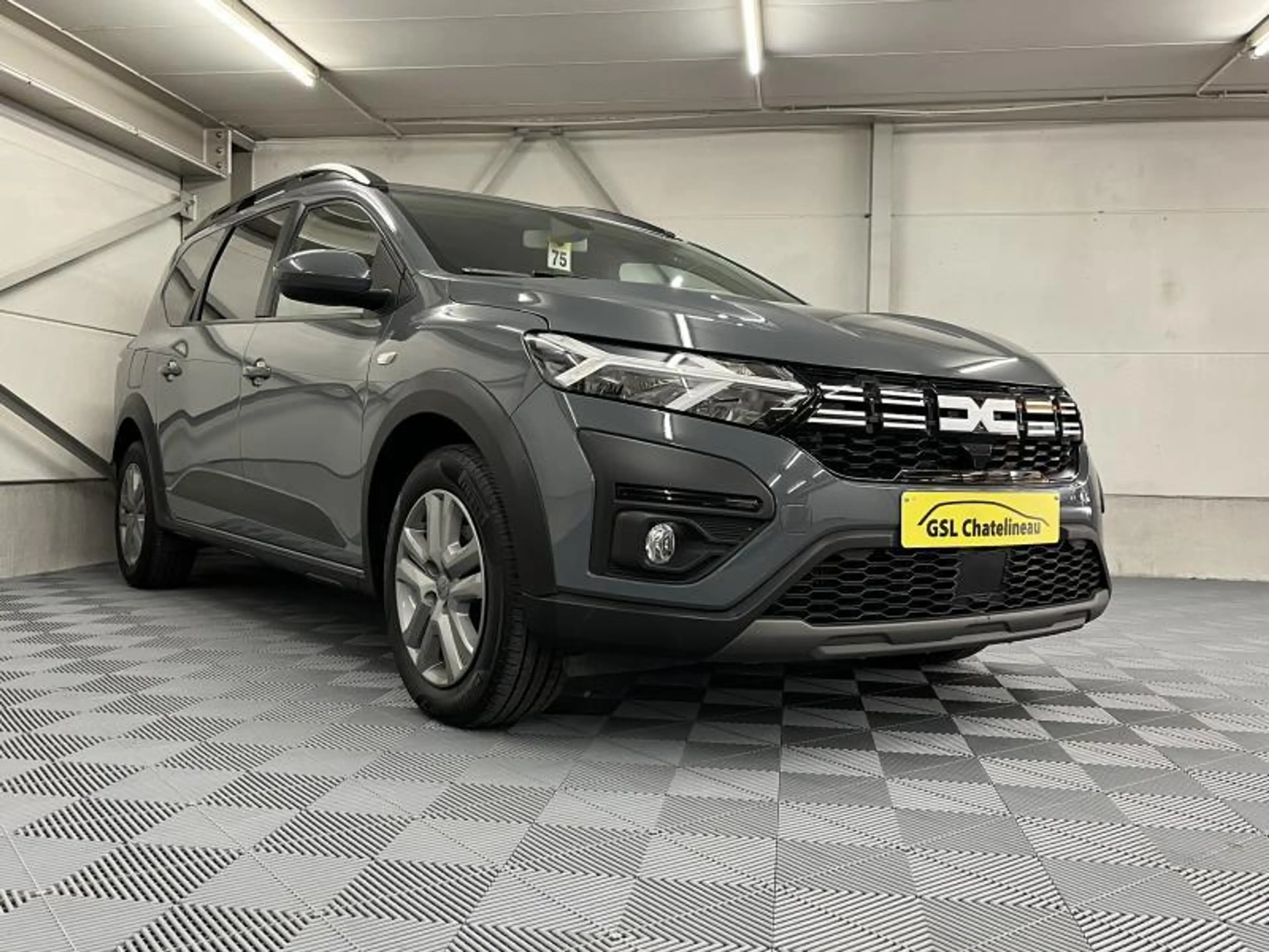 Dacia Jogger 1.0 110cv 7Places Navi/Carplay/Clim/Cruise — photo 3