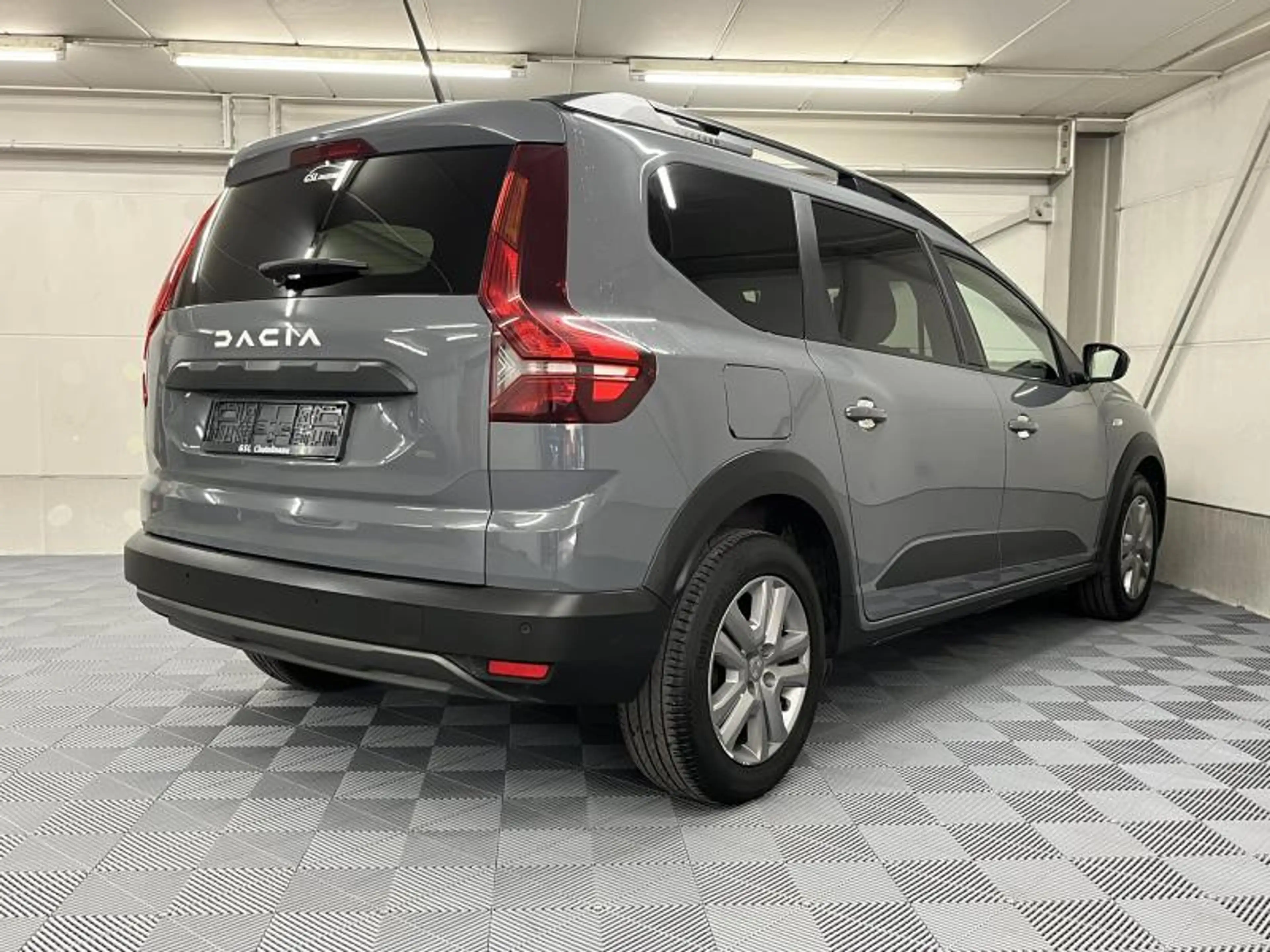 Dacia Jogger 1.0 110cv 7Places Navi/Carplay/Clim/Cruise — photo 4