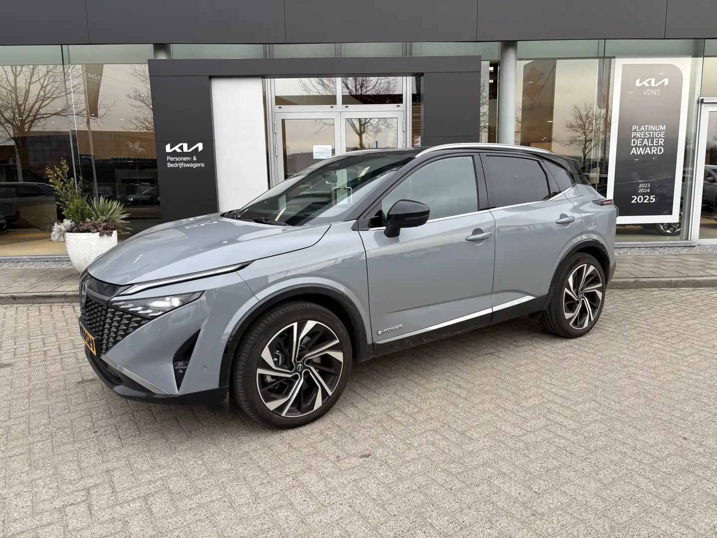 Nissan Qashqai 1.5 e-Power Tekna Plus // info roel 0492-588951 // Gris - 1