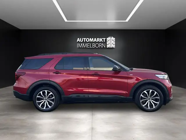 Ford Explorer view 11