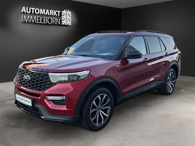 Ford Explorer view 4