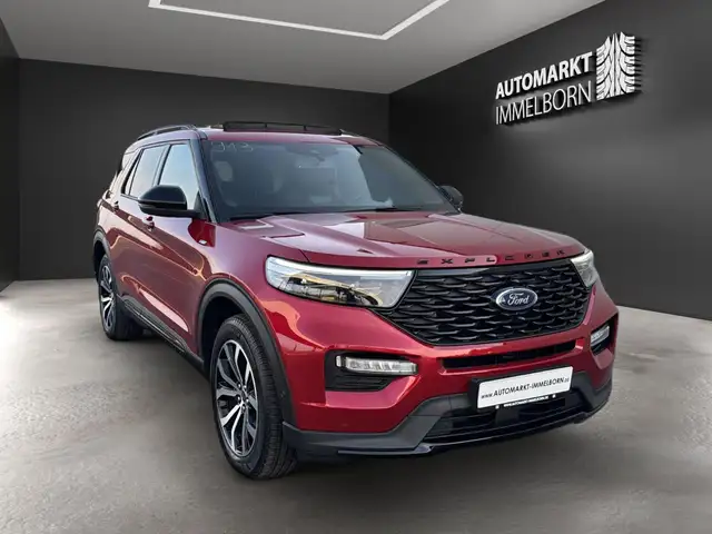 Ford Explorer view 2