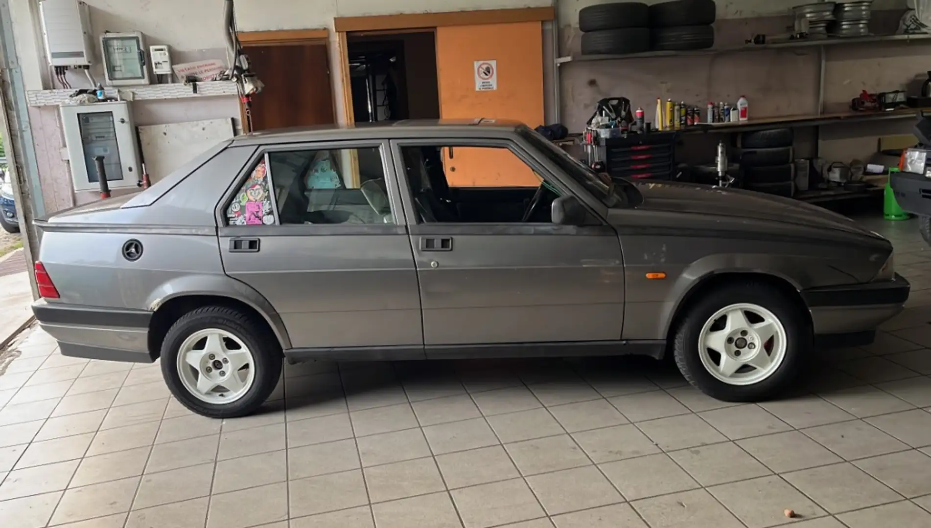 Alfa Romeo 75 1.8 ie - 2