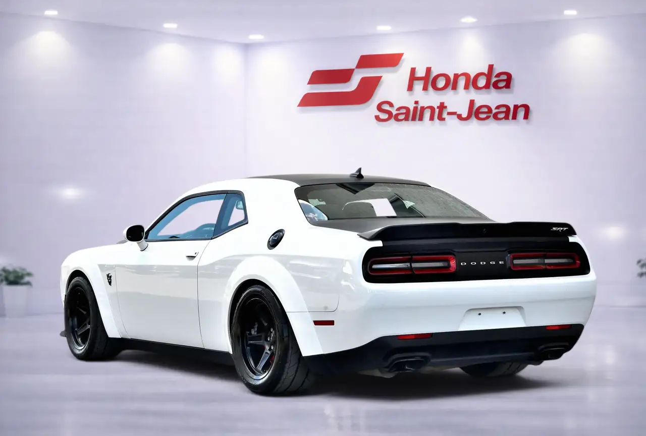 Dodge Challenger снимка Dodge Challenger