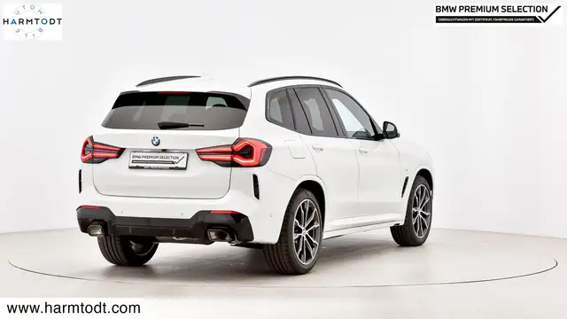 BMW X3 view 5