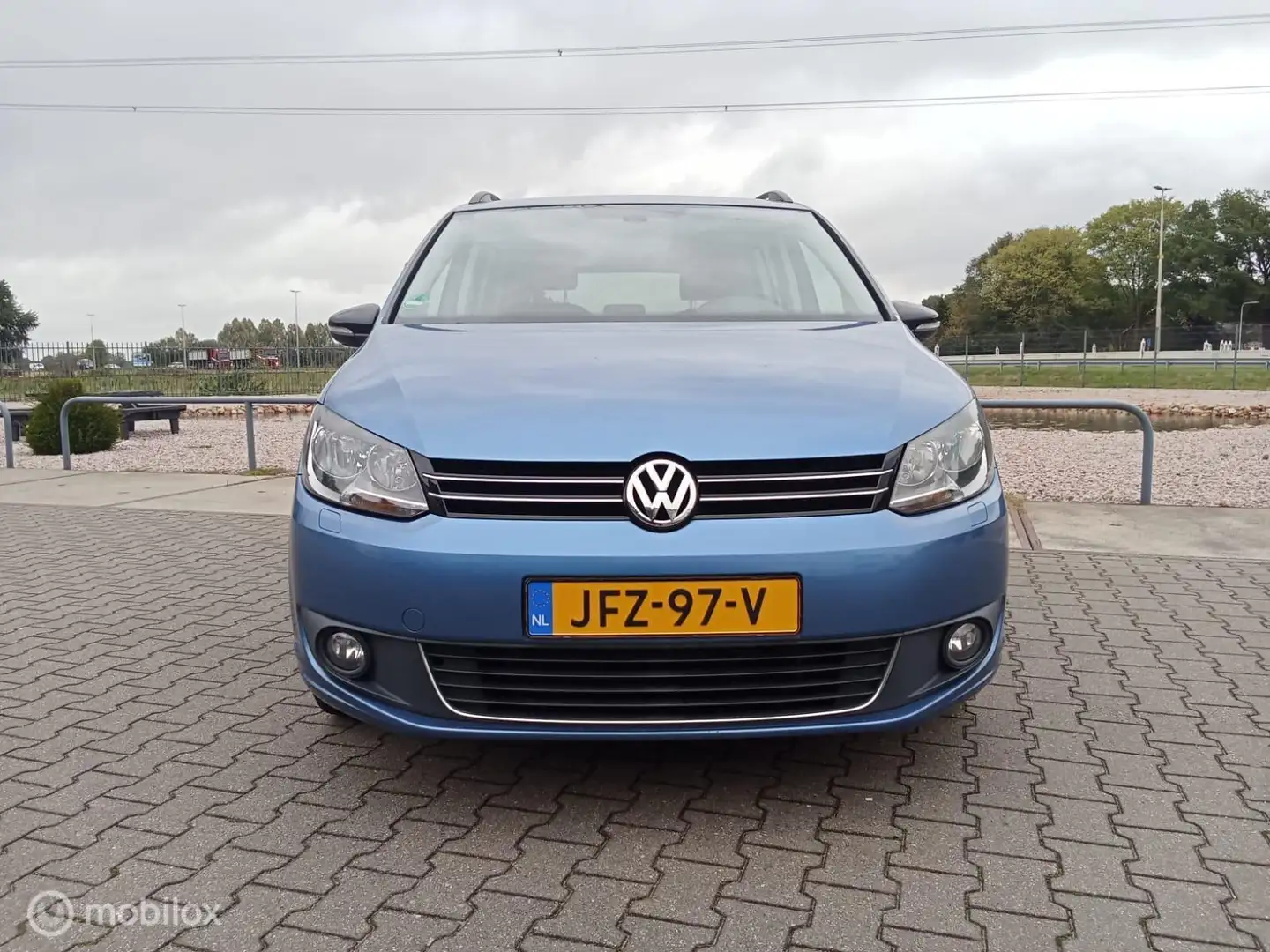 Volkswagen Touran 1.2 TSI Highline BlueMotion 7p. Blauw - 2