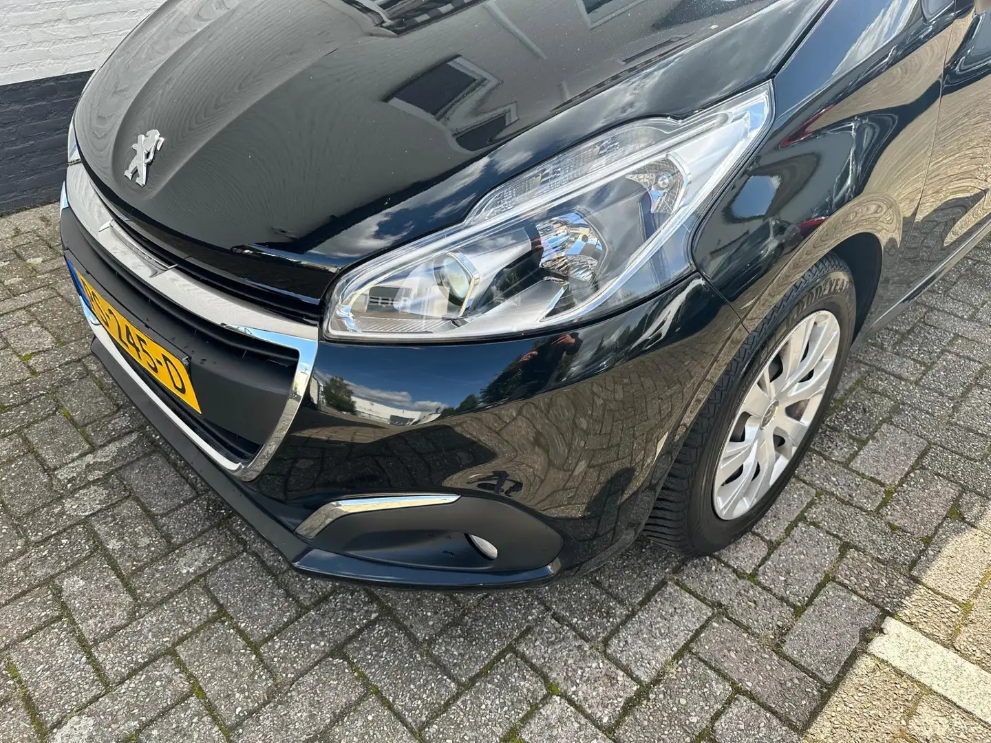 Peugeot 208 1.2 PureTech Blue Lion/ Navi/ Cruise Control/ PDC/ Zwart - 2