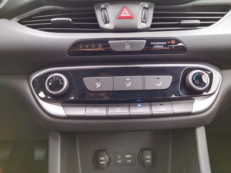Hyundai i30 1.4 Select+67000+TÜV/NEU+GARANTIE+KLIMA+SHZ — photo 19