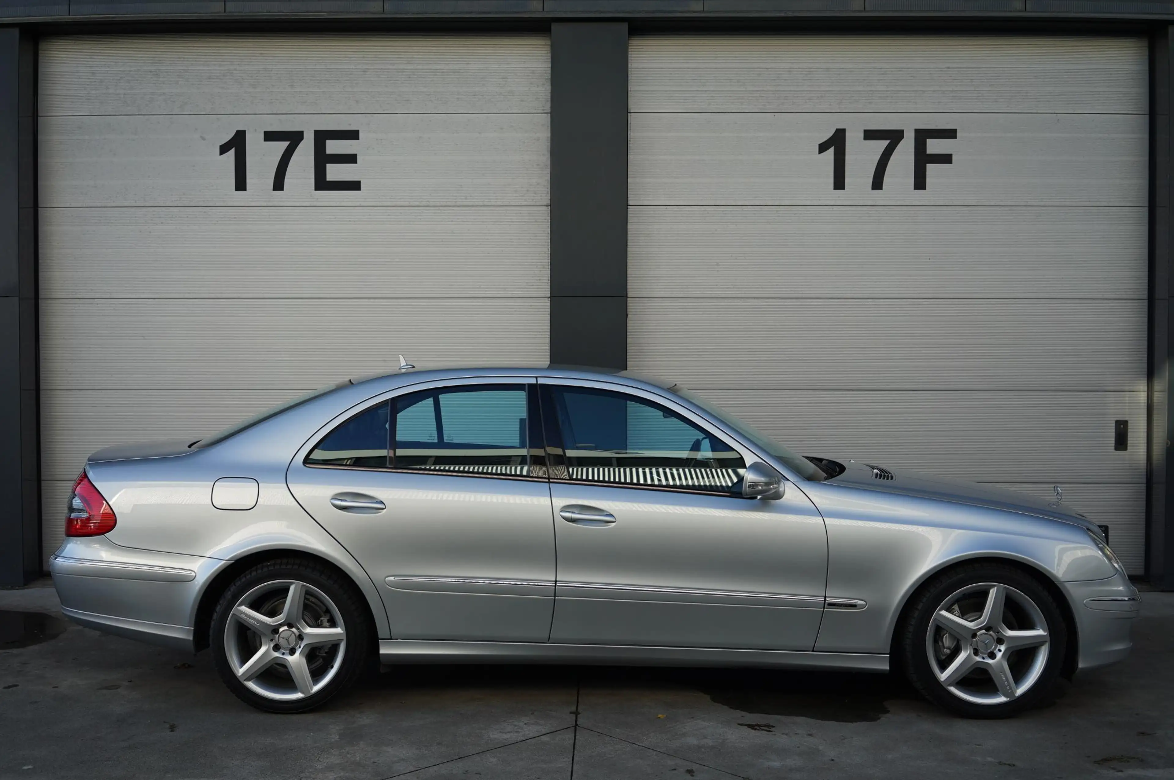 Mercedes-Benz E 350 Avantgarde — photo 2