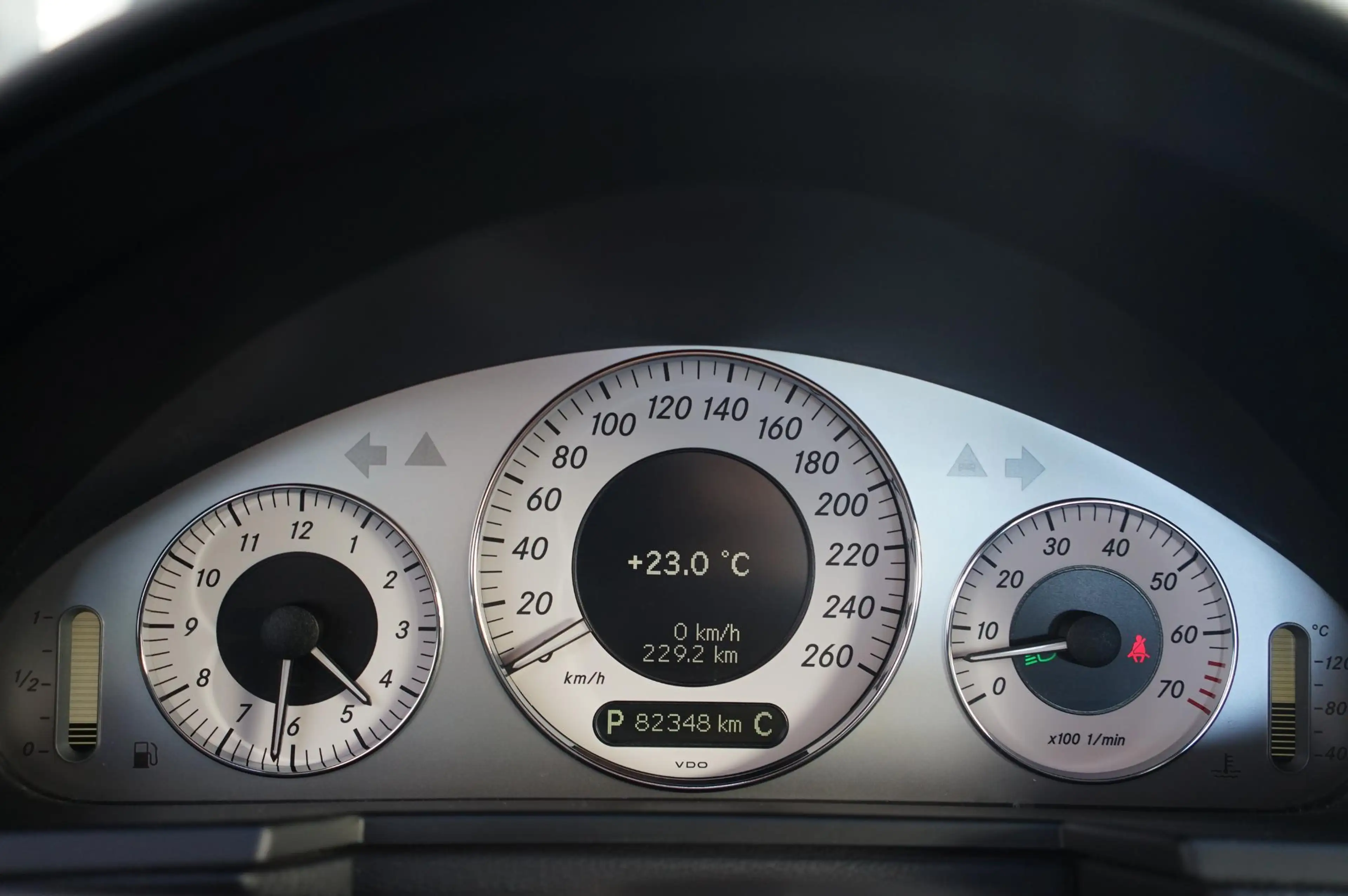Mercedes-Benz E 350 Avantgarde — photo 8